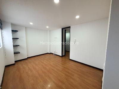 Apartaestudio en venta en Bella Suiza, Bogotá, 40 m² · foto 2 de 6