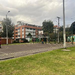 Apartamento de 3 alcobas en venta en Chico Navarra, Bogotá, 155 m² · foto 18 de 20