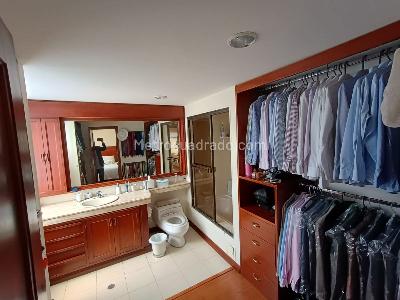 Apartamento de 3 alcobas en venta en Chico Navarra, Bogotá, 155 m² · foto 10 de 20
