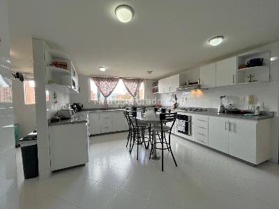 Apartamento de 3 alcobas en venta en El Salitre, Bogotá, 215 m² · foto 6 de 20