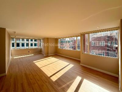 Apartamento en venta en El Nogal, Bogotá · foto 2 de 14