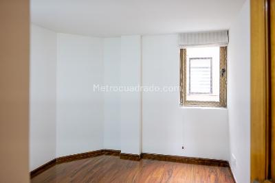 Apartamento de 3 alcobas en venta en Chico Navarra, Bogotá, 103 m² · foto 10 de 16