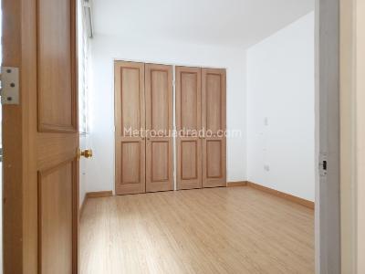Apartamento de 1 alcoba en venta en Mariscal Sucre, Bogotá, 46 m² · foto 8 de 20