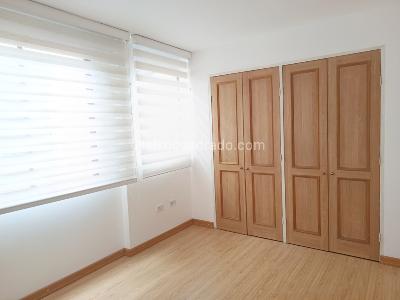 Apartamento de 1 alcoba en venta en Mariscal Sucre, Bogotá, 46 m² · foto 9 de 20
