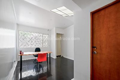 Casa de 4 alcobas en venta en Santa Barbara Alta, Bogotá, 776 m² · foto 15 de 16