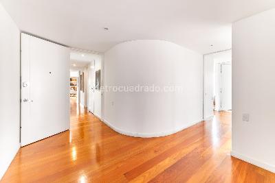 Apartamento de 3 alcobas en venta en La Cabrera, Bogotá, 234 m² · foto 10 de 18