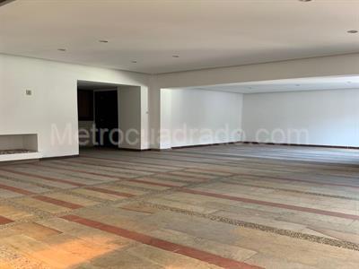 Casa de 5 alcobas en venta en Zona G, Bogotá, 520 m² · foto 6 de 9