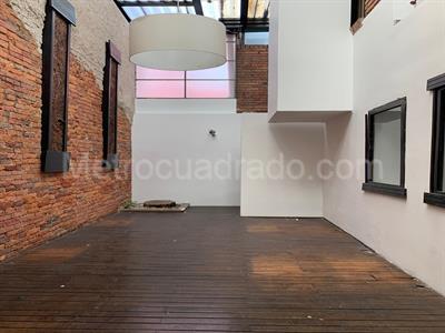 Casa de 5 alcobas en venta en Zona G, Bogotá, 520 m² · foto 2 de 9