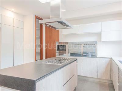 Apartamento de 3 alcobas en venta en Chico Reservado, Bogotá, 365 m² · foto 7 de 18