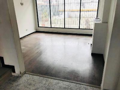 Casa de 4 alcobas en venta en Chico Santa Barbara, Bogotá, 310 m² · foto 4 de 5