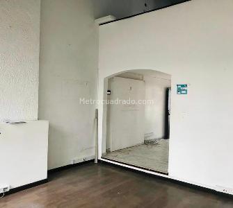 Casa de 4 alcobas en venta en Chico Santa Barbara, Bogotá, 310 m² · foto 5 de 5