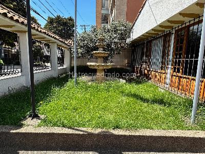 Casa de 5 alcobas en venta en Nueva Autopista Los Cedros, Bogotá, 395 m² · foto 2 de 16