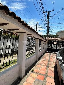 Casa de 5 alcobas en venta en Nueva Autopista Los Cedros, Bogotá, 395 m² · foto 5 de 16