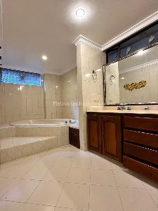 Apartamento de 3 alcobas en venta en Bellavista Rosales, Bogotá, 354 m² · foto 17 de 20
