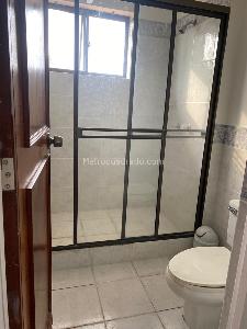Casa de 5 alcobas en venta en Condominio Campestre El Peñón, Girardot, 302 m² · foto 15 de 20