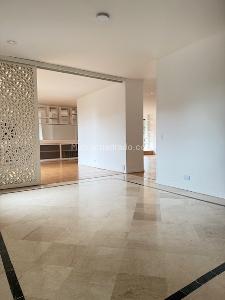 Apartamento de 3 alcobas en arriendo en Rosales Bellavista, Bogotá, 263 m² · foto 4 de 19