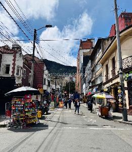Casa de 5 alcobas en venta en Javeriana, Bogotá, 419 m² · foto 2 de 12
