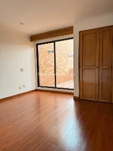Apartamento de 4 alcobas en venta en Los Rosales, Bogotá, 280 m² · foto 6 de 12