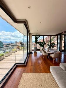 Apartamento de 3 alcobas en venta en El Refugio Chico, Bogotá, 651 m² · foto 2 de 20
