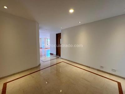 Apartamento en venta en Los Rosales, Bogotá · foto 2 de 18