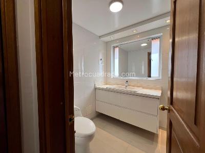 Apartamento en venta en Los Rosales, Bogotá · foto 11 de 18