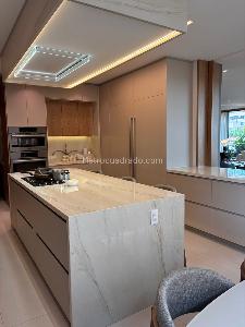 Apartamento de 4 alcobas en venta en Chico Cabrera, Bogotá, 440 m² · foto 8 de 17