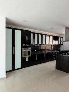 Casa de 5 alcobas en venta en San Jose De Bavaria, Bogotá, 480 m² · foto 6 de 17