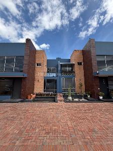 Casa de 5 alcobas en venta en San Jose De Bavaria, Bogotá, 480 m² · foto 17 de 17