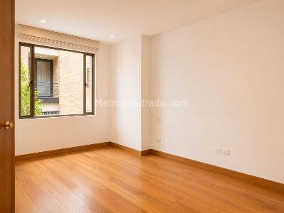 Apartamento de 3 alcobas en venta en Chico Reservado, Bogotá, 221 m² · foto 5 de 15