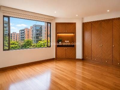 Apartamento de 3 alcobas en venta en Chico Reservado, Bogotá, 221 m² · foto 9 de 15