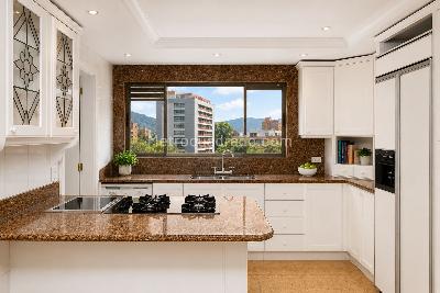 Apartamento de 3 alcobas en venta en Chico Reservado, Bogotá, 221 m² · foto 10 de 15