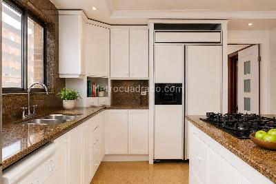 Apartamento de 3 alcobas en venta en Chico Reservado, Bogotá, 221 m² · foto 11 de 15
