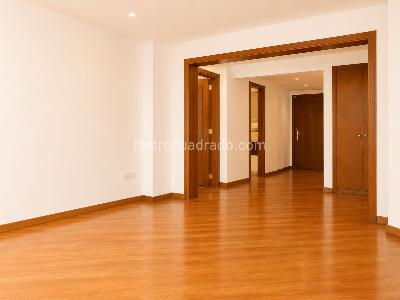 Apartamento de 3 alcobas en venta en Chico Reservado, Bogotá, 221 m² · foto 2 de 15