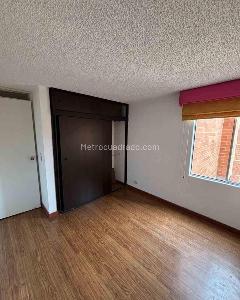 Apartamento de 3 alcobas en venta en Los Angeles, Bogotá, 77 m² · foto 5 de 13