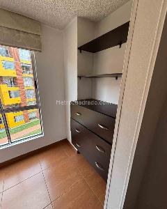 Apartamento de 3 alcobas en venta en Los Angeles, Bogotá, 77 m² · foto 6 de 13