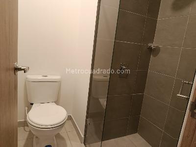 Apartaestudio en arriendo en Andes Norte, Bogotá, 27 m² · foto 8 de 17