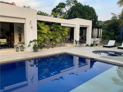 Casa de 5 alcobas en venta en Peñalisa, Girardot, 287 m² · foto 2 de 20