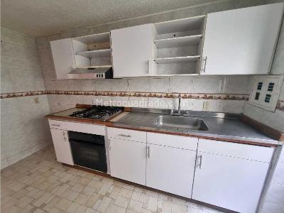 Apartamento de 3 alcobas en venta en Balcones De Oriente, Bogotá, 70 m² · foto 5 de 16