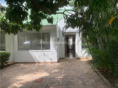 Casa de 3 alcobas en venta en Aqualina, Girardot, 114 m² · foto 2 de 11