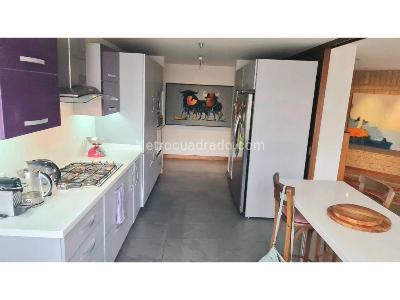 Apartamento de 3 alcobas en venta en Santa Barbara, Bogotá, 211 m² · foto 8 de 20