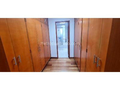 Apartamento de 5 alcobas en venta en Chico Navarra, Bogotá, 324 m² · foto 18 de 20