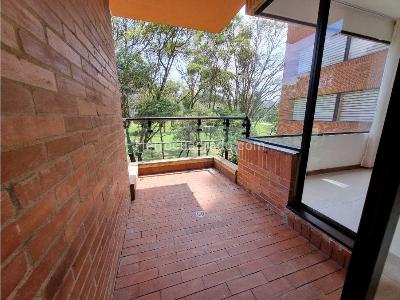 Apartamento de 3 alcobas en arriendo en Calleja Alta, Bogotá, 157 m² · foto 4 de 20