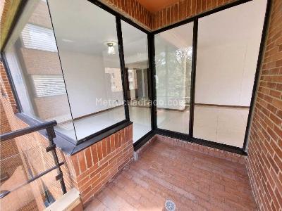 Apartamento de 3 alcobas en arriendo en Calleja Alta, Bogotá, 157 m² · foto 5 de 20