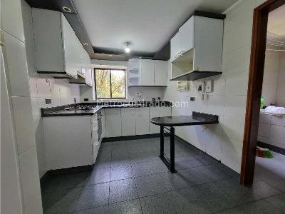 Apartamento de 3 alcobas en arriendo en Calleja Alta, Bogotá, 157 m² · foto 11 de 20