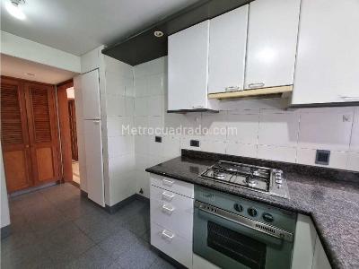 Apartamento de 3 alcobas en arriendo en Calleja Alta, Bogotá, 157 m² · foto 12 de 20