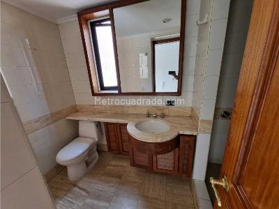 Apartamento de 3 alcobas en arriendo en Calleja Alta, Bogotá, 157 m² · foto 16 de 20