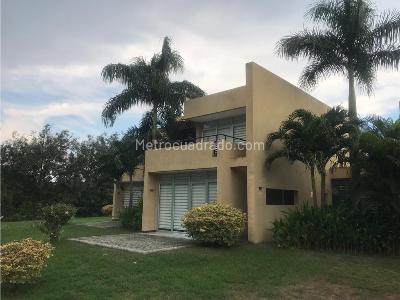 Casa de 4 alcobas en venta en Piamonte, Girardot, 516 m² · foto 3 de 20