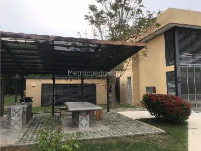 Casa de 4 alcobas en venta en Piamonte, Girardot, 516 m² · foto 19 de 20