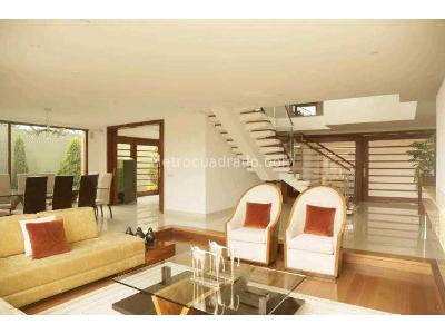 Casa de 4 alcobas en venta en San Jose De Bavaria, Bogotá, 837 m² · foto 3 de 20