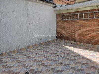 Casa de 4 alcobas en venta en El Batán, Bogotá, 220 m² · foto 13 de 20